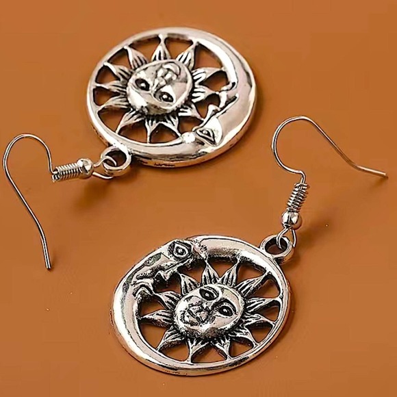 Silver Moon Sun Boho Vintage Fish Hook Dangle Earrings - Picture 4 of 7